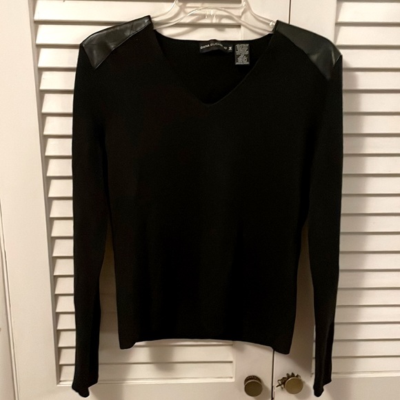 Dana Buchman Black Wool Top with Quilted Leather Accents - Picture 1 of 7